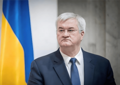 资金链眼看就要崩了