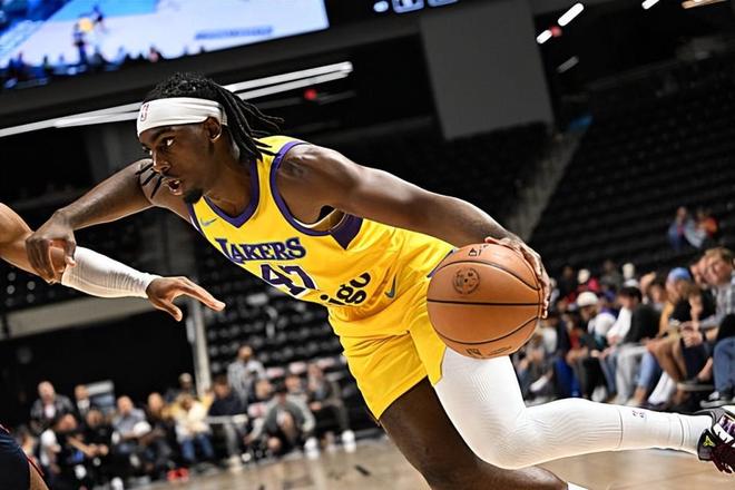 南湾湖人惨败国王 新秀卡鲁马狂砍31分引关注