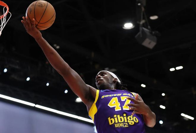 南湾湖人惨败国王 新秀卡鲁马狂砍31分引关注