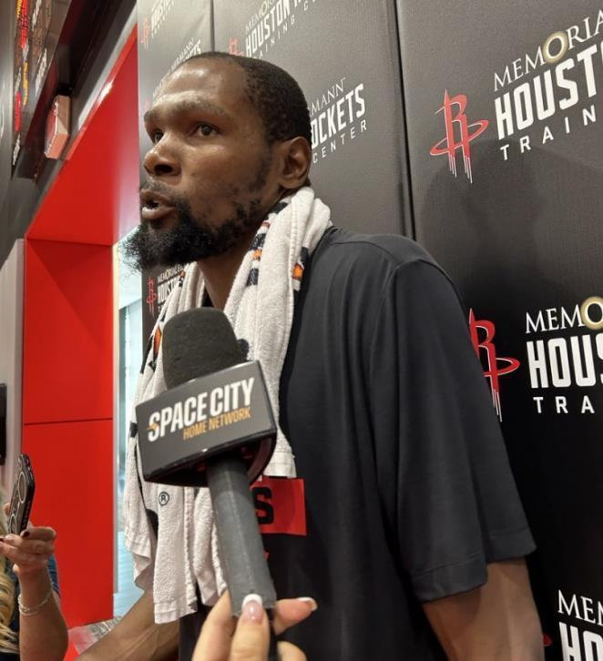 杜兰特10助攻引爆火箭队进攻效率，转型组织前锋