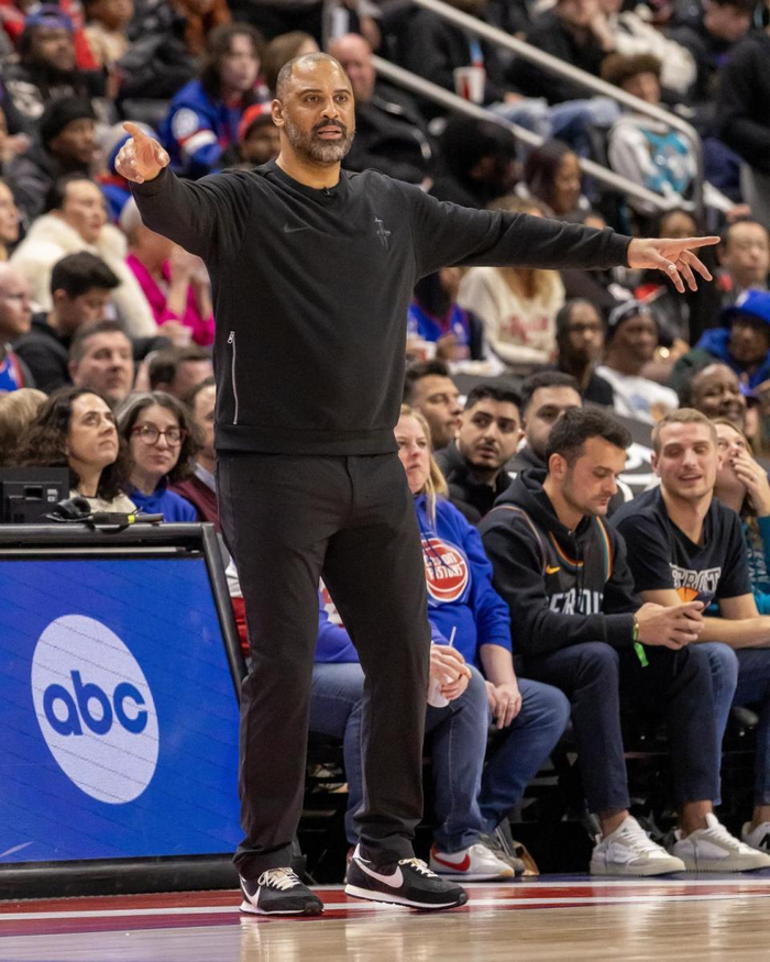 杜兰特10助攻引爆火箭队进攻效率，转型组织前锋