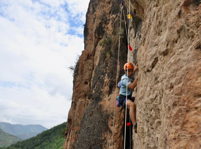 石榴杯2024中国攀岩自然岩壁系列赛首站在甘肃定
