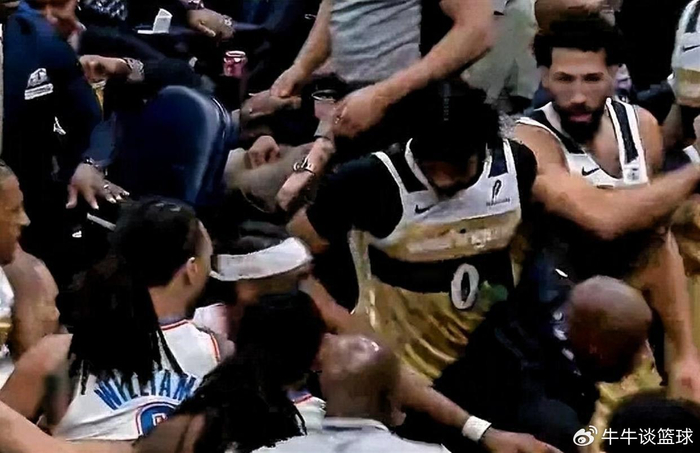雷霆奇才冲突升级至观众席 裁判3比1判罚引争议